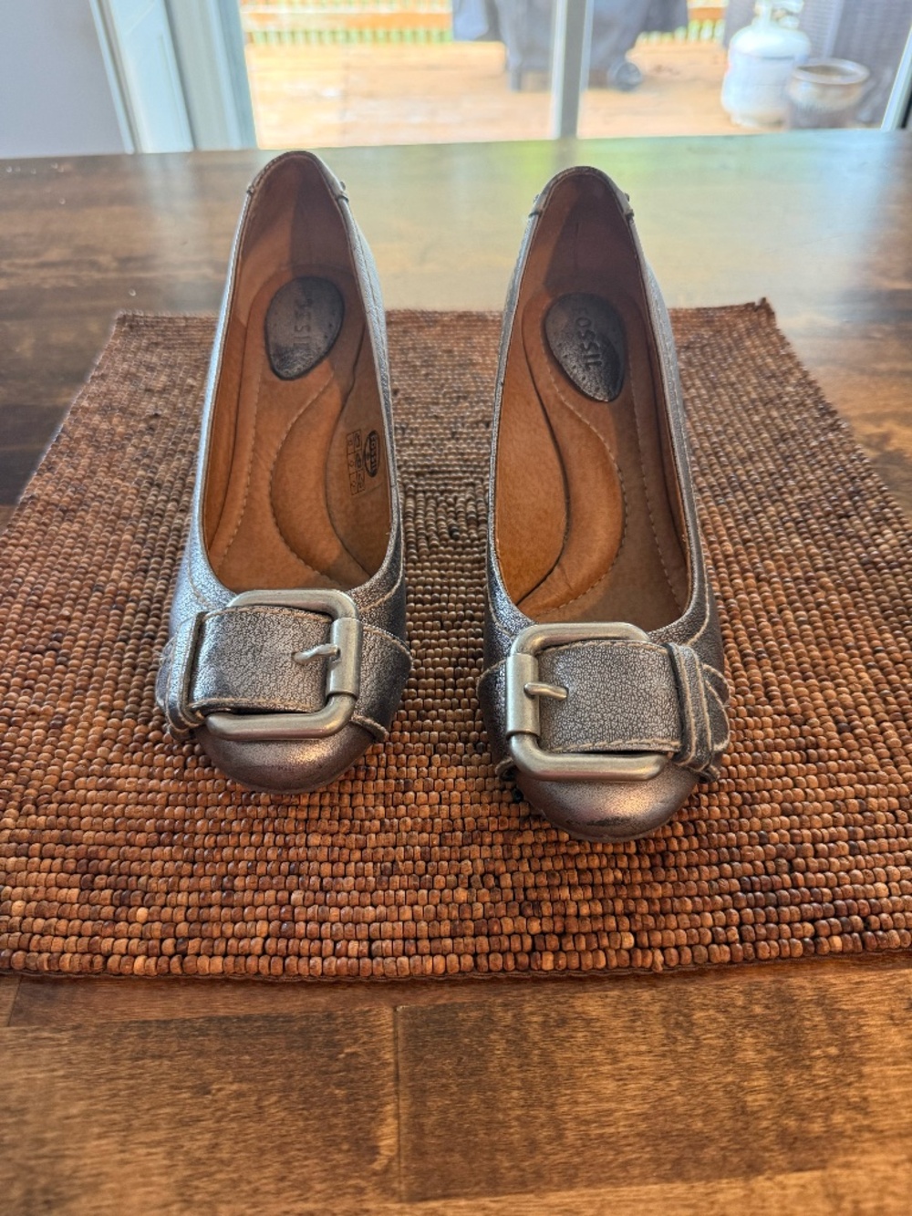 Fossil Metallic Silver Wedge Pumps with Buckle Detail – Size 5.5